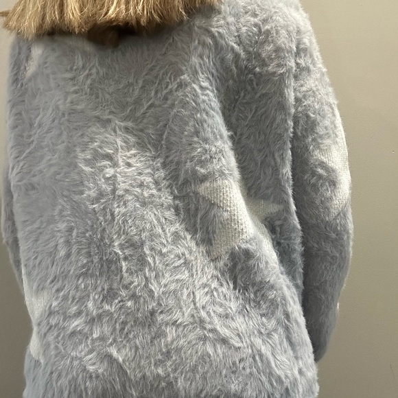 Cozy Gray O&O Star Sweater - Picture 3 of 3